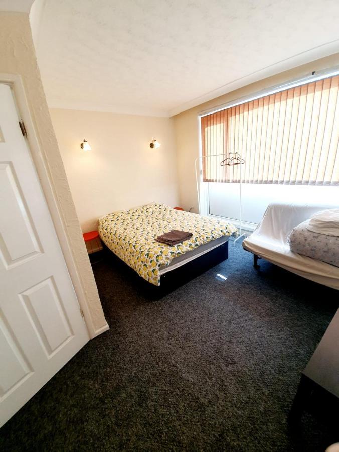 Rayleigh Town Centre 3 Bedroom Apartment 외부 사진
