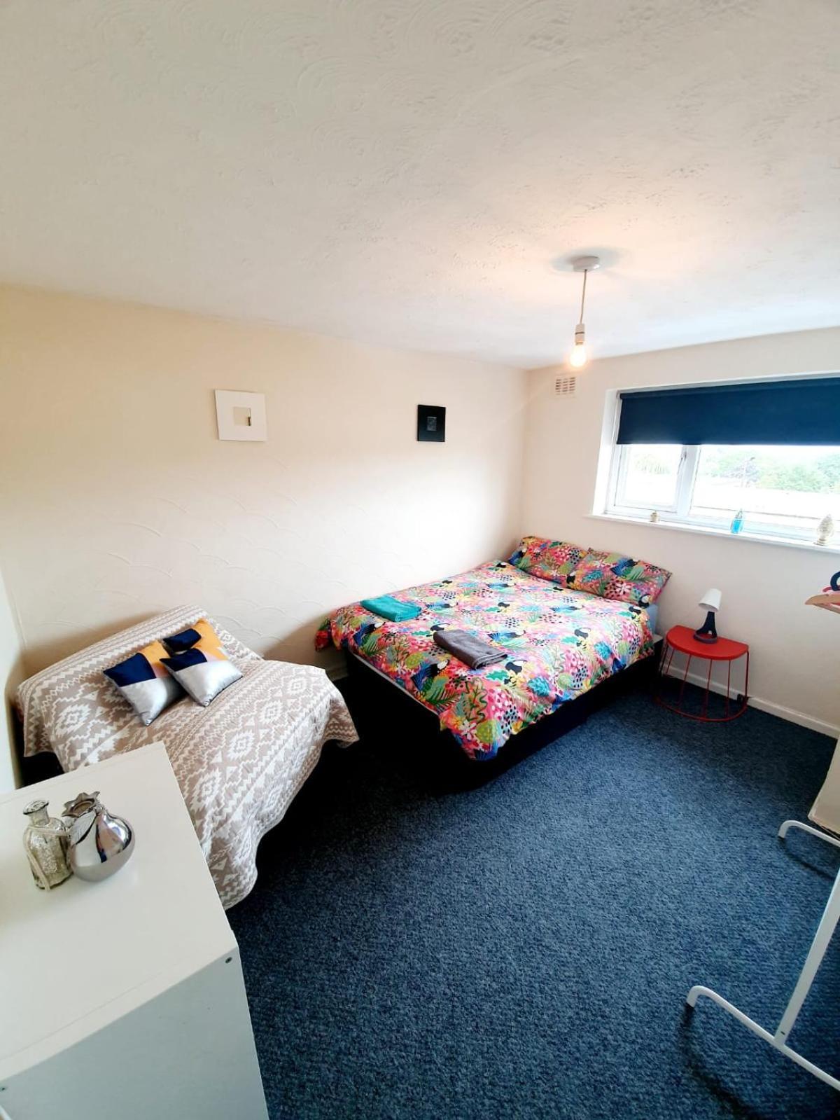 Rayleigh Town Centre 3 Bedroom Apartment 외부 사진