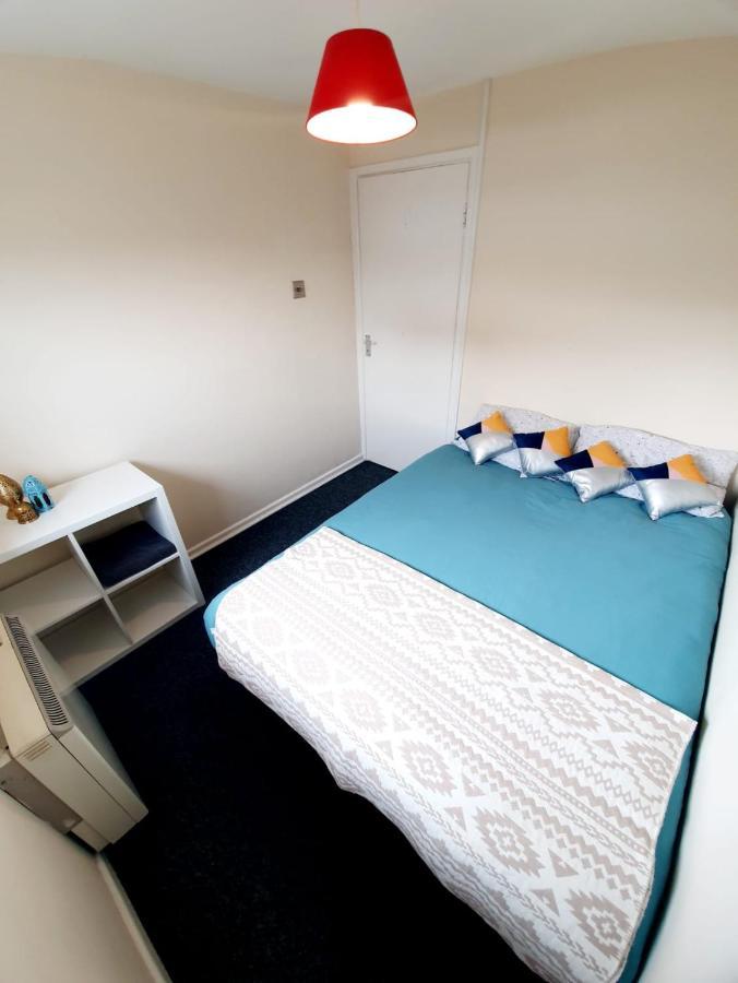 Rayleigh Town Centre 3 Bedroom Apartment 외부 사진