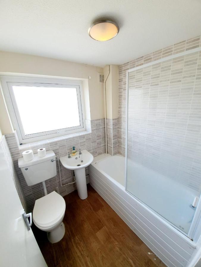 Rayleigh Town Centre 3 Bedroom Apartment 외부 사진